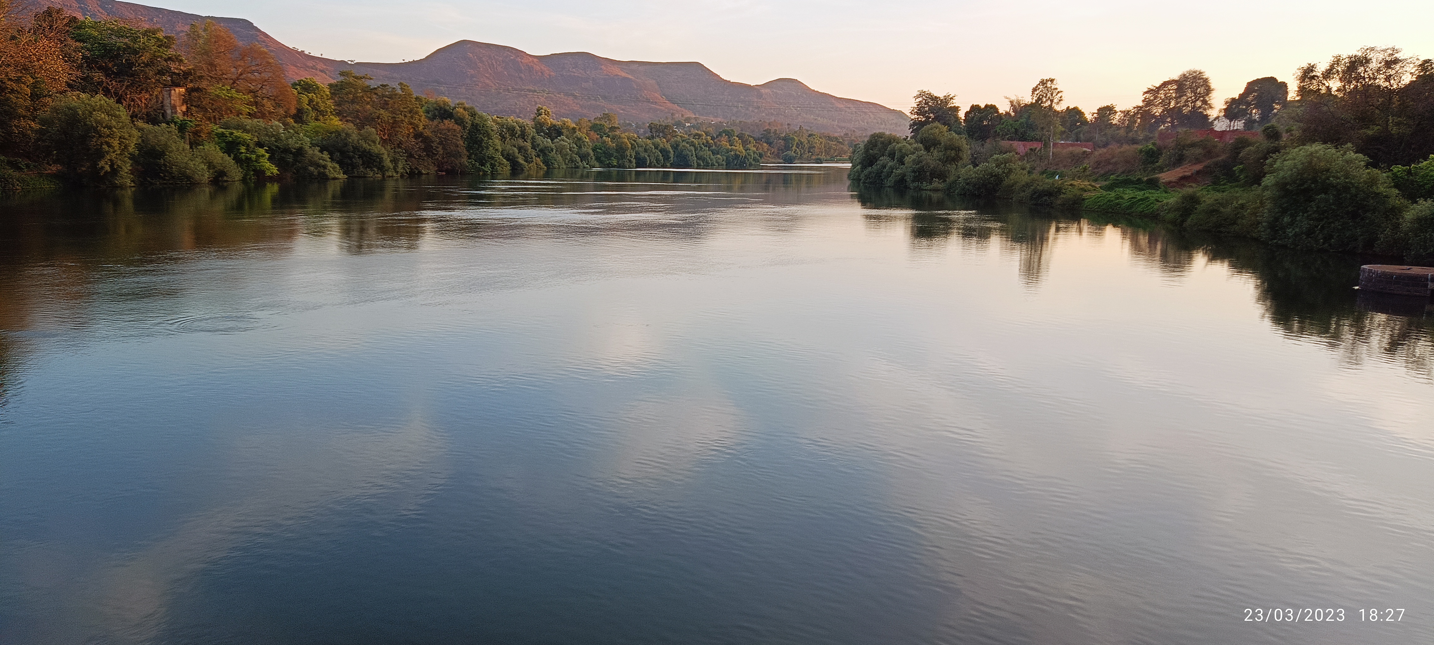 नीरा नदी